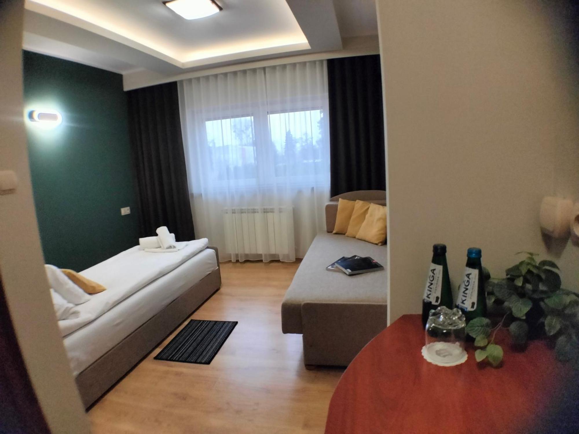 Bankietowa Hotel & Restauracja Ostrów Wielkopolski Eksteriør bilde