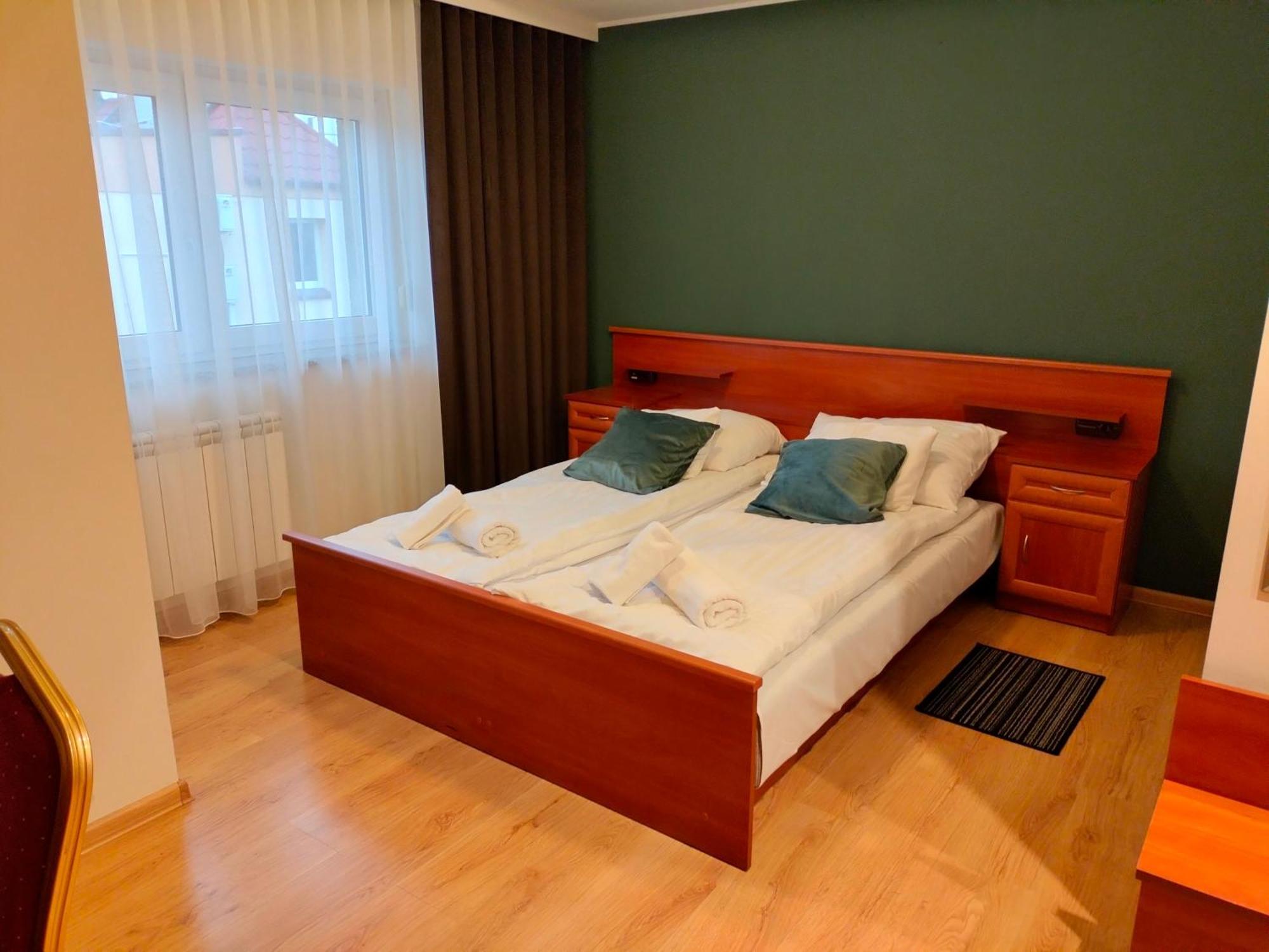Bankietowa Hotel & Restauracja Ostrów Wielkopolski Eksteriør bilde